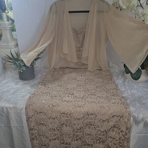 VTG Cindy U.S.A Elegant Lace & Sequin Gown with Matching Sheer Cape. Size M